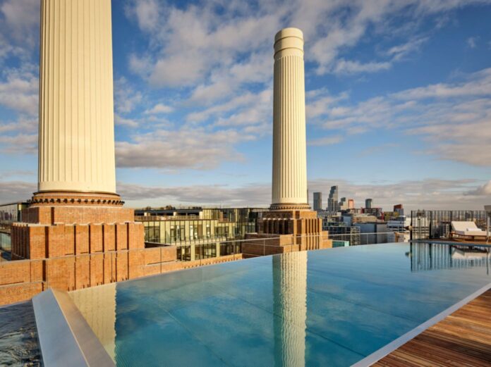 Art'otel London Battersea Power Station  pool