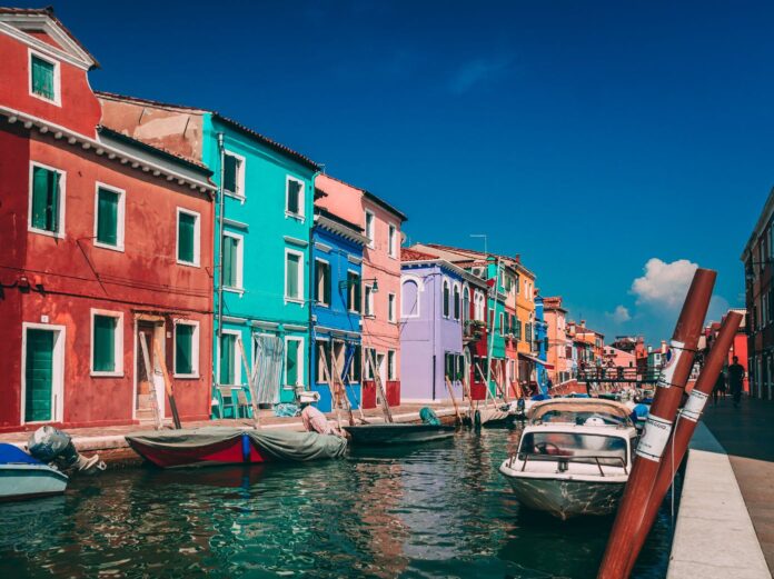 Burano best places to visit in italy