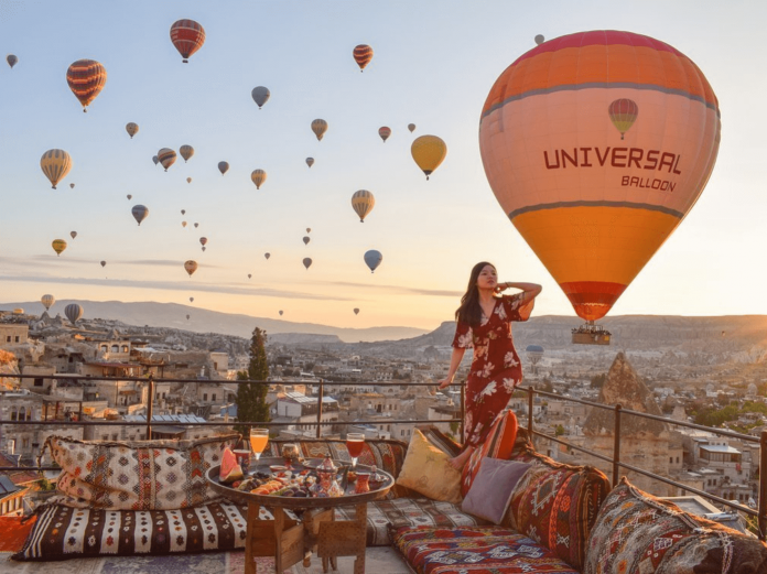 CAPPADOCIA-HOTELS-WITH-THEbest view of the balloons Mithra cave hotel
