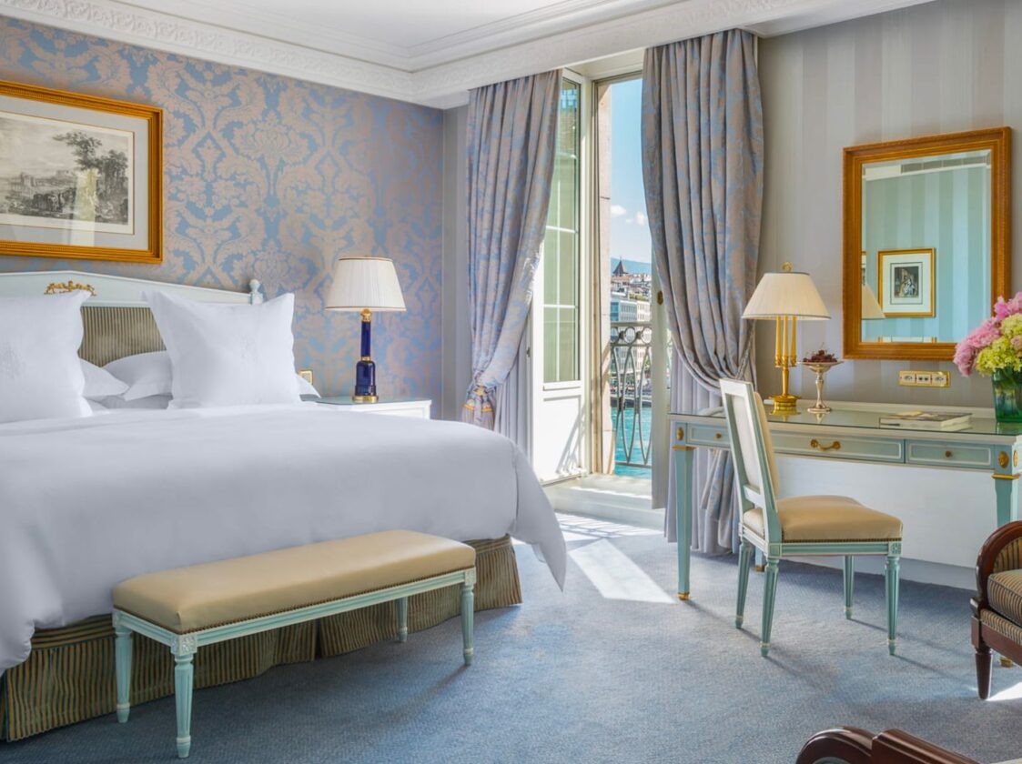 New Four Seasons Drive Experience 2023 | Luxsphere