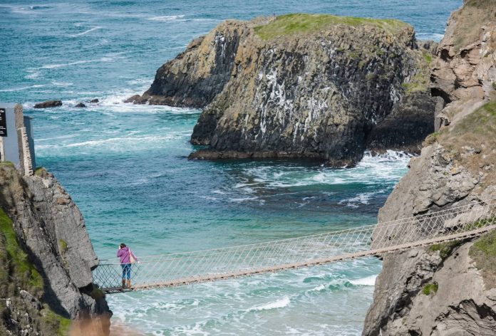 Giant’s Causeway bridge places to visit in ireland