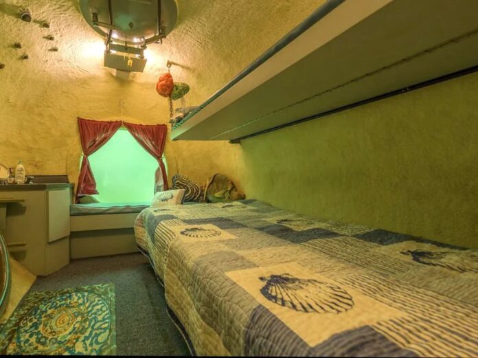 Jules’ Undersea Lodge