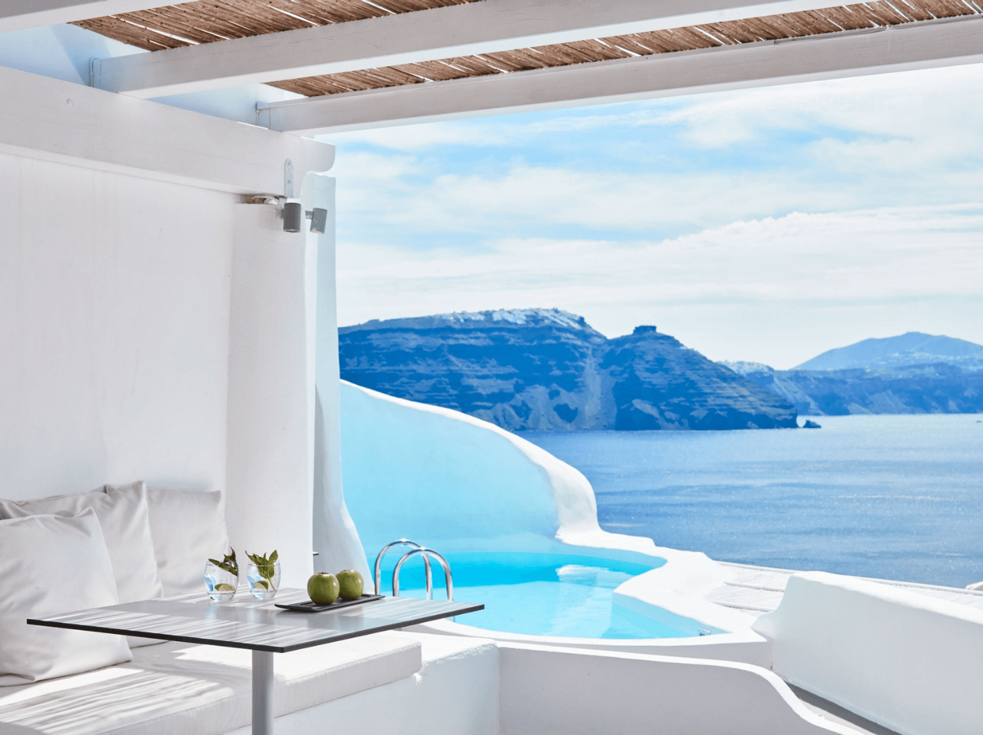 Katikies Santorini luxury hotel 1