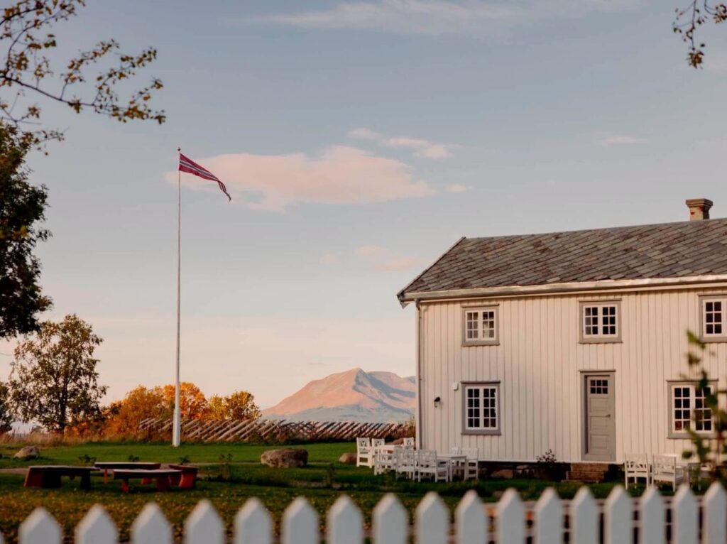 Kvitnes Gård summer