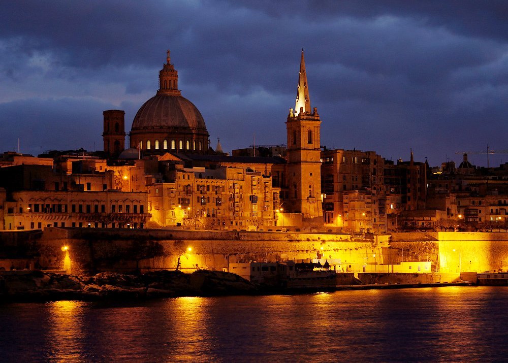 places to visit in malta at night