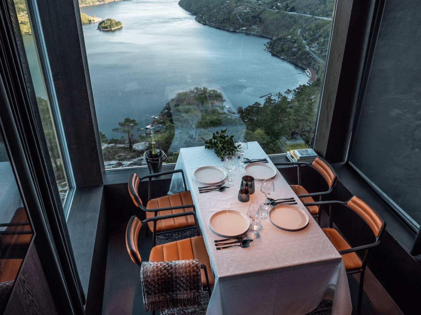 The Bolder Sky Lodges norway dining