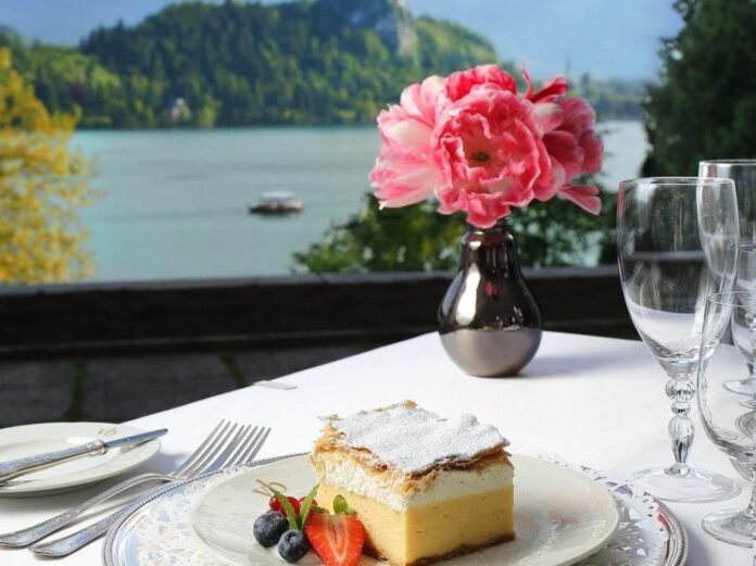 Vila Bled Terrace Lake View Bled Cake