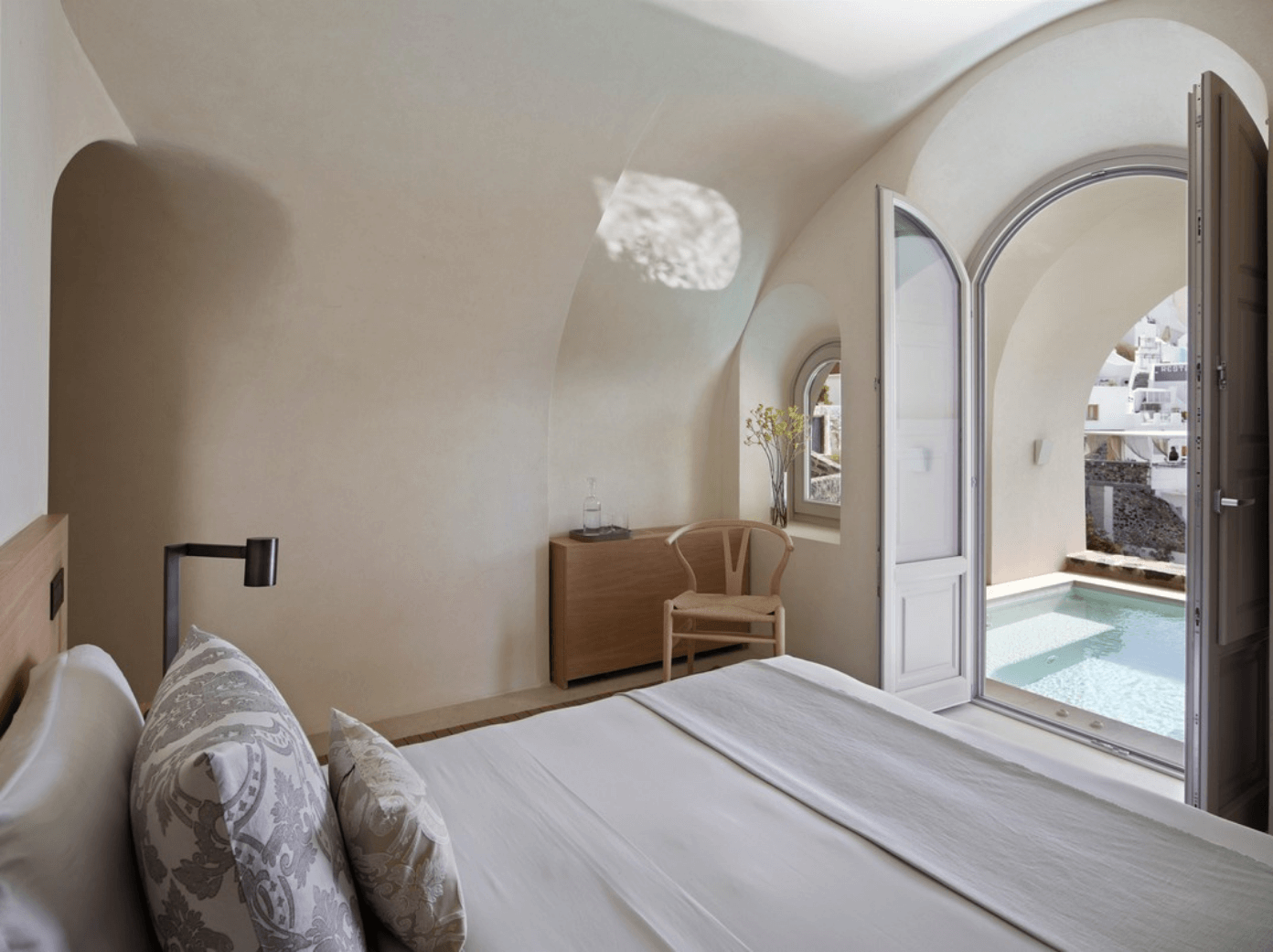 Villa Bordeaux Santorini best luxury hotels in santorini