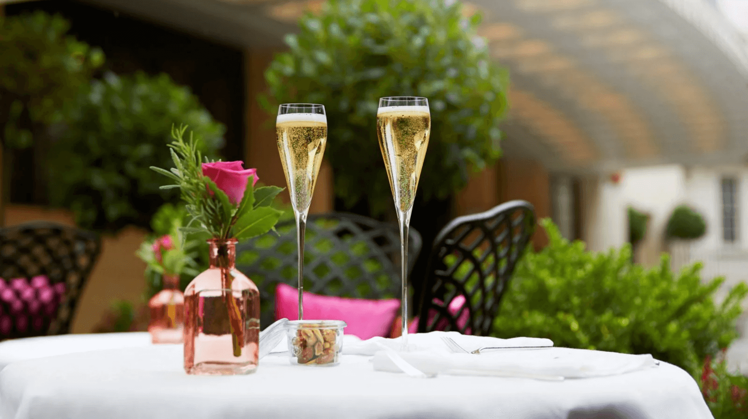 Rooftop Dining At Dorchester Outdoor Dining In London Luxsphere