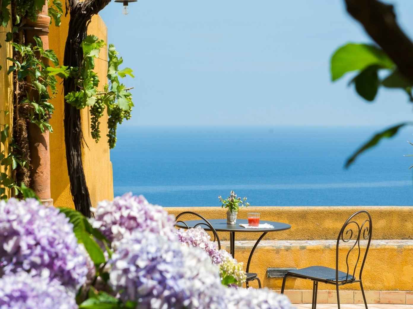 hotel ravesi sicily