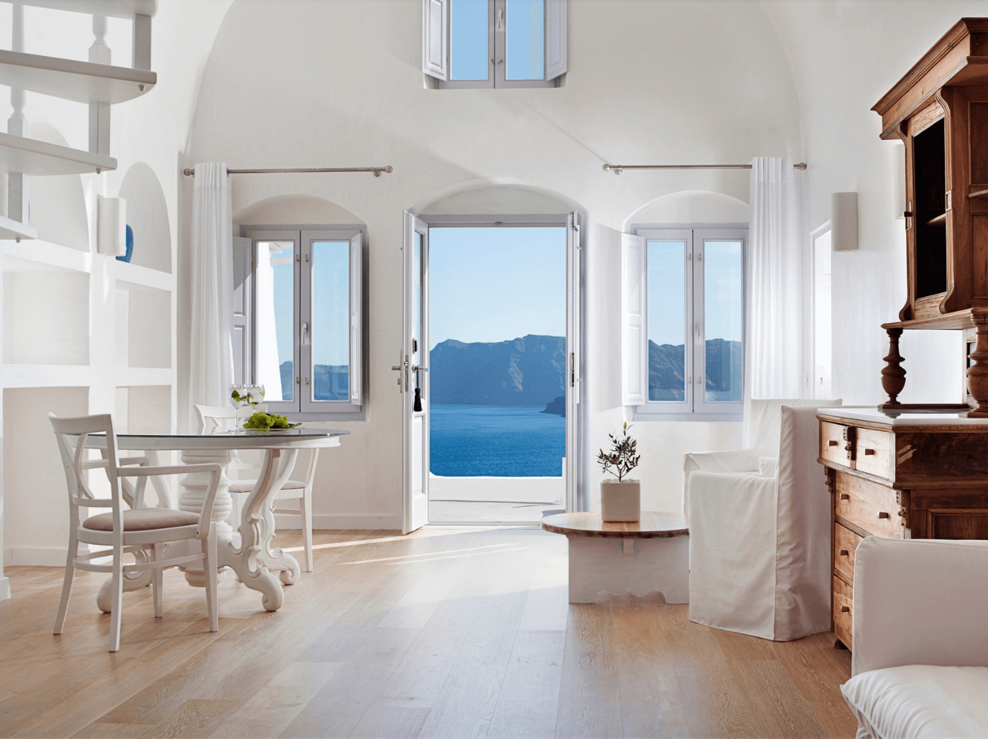 luxury hotels in Katikies Santorini