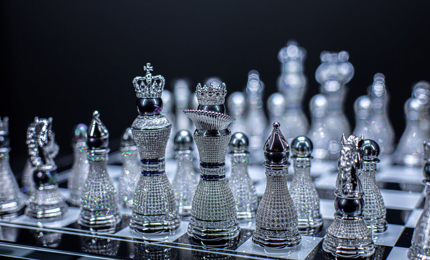 World's Most Expensive Chess Set : Pearl Royale | Luxsphere
