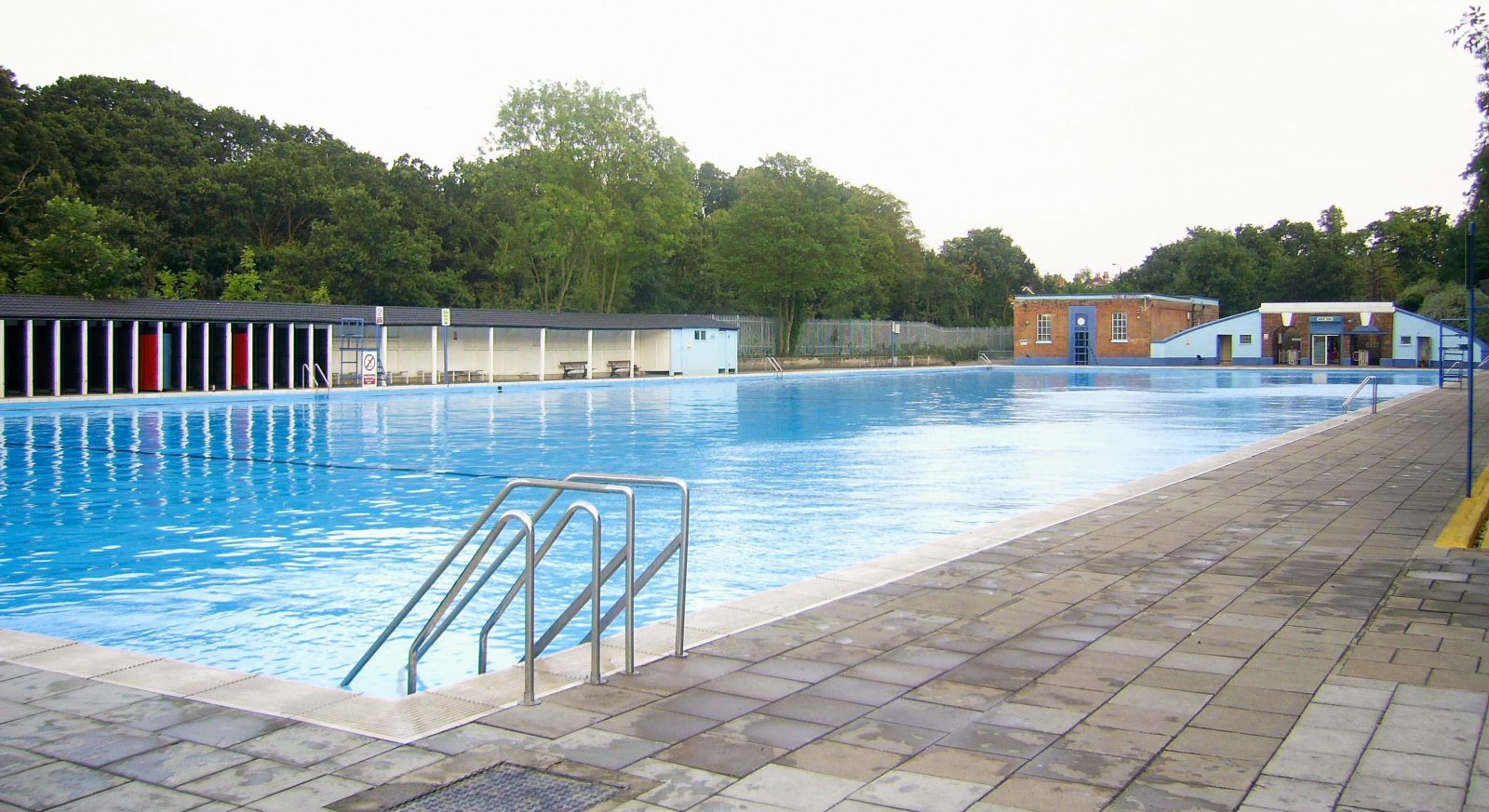 outdoor pools in London