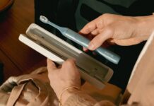 SURI : The Electric Toothbrush Made for Frequent Travellers suri toothbrush