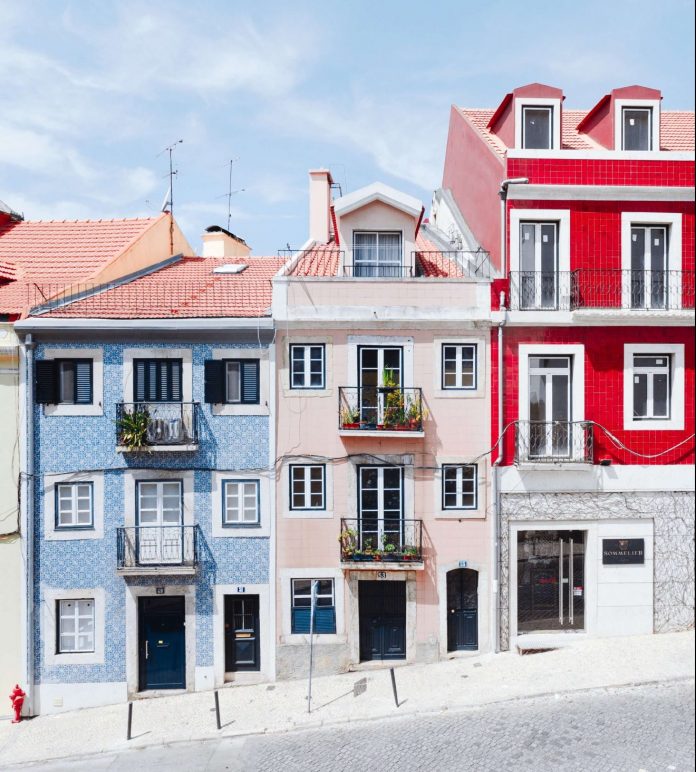 what to do in Lisbon Alfama District (1)