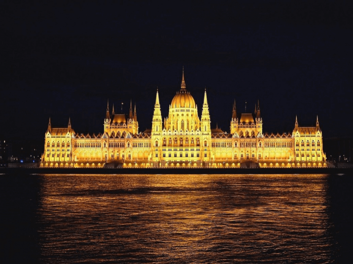 what to do in budapest at night